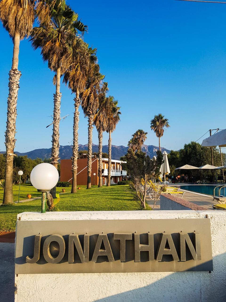 Jonathan Studio Apartments Tigkaki  Exterior photo